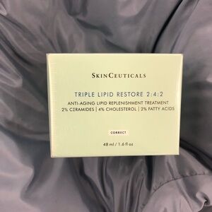 SkinCeuticals Triple Lipid Restore Box - Light Green